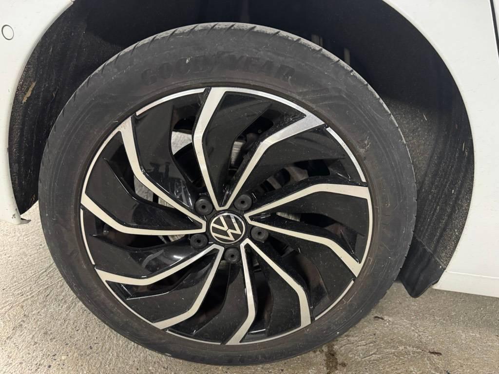 T18