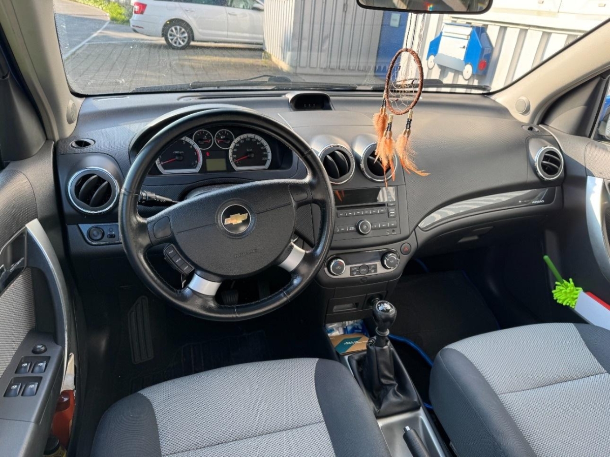 T7