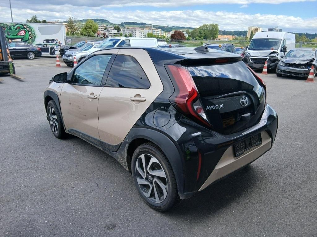 T1