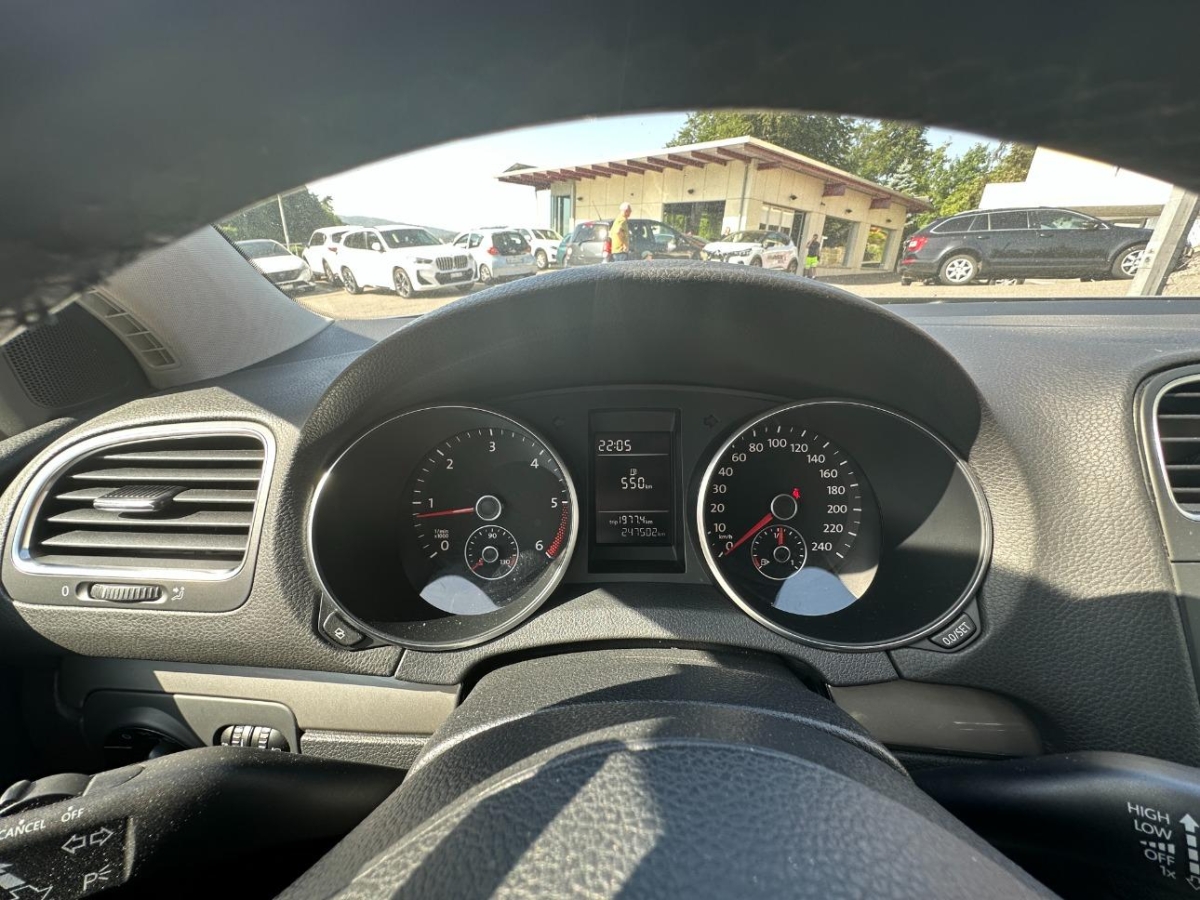 T8