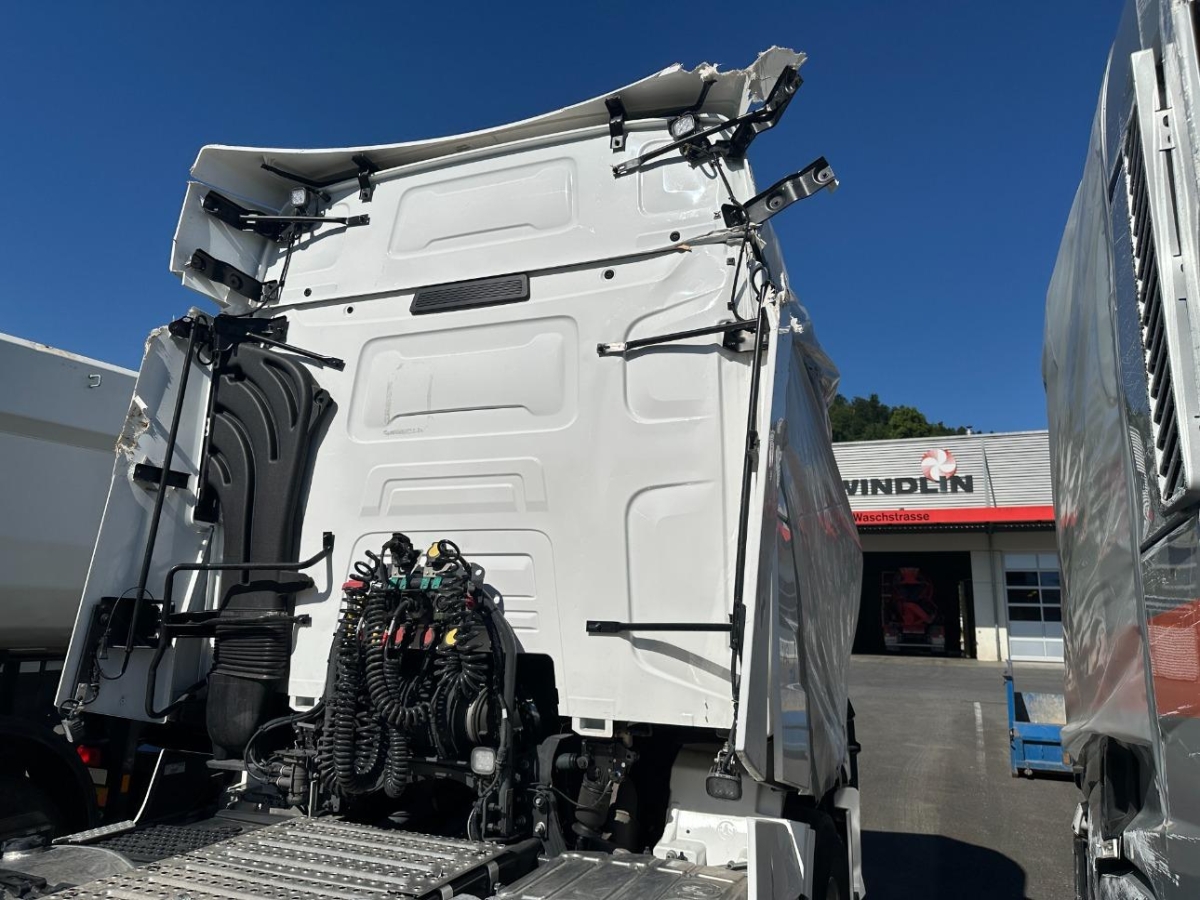 T11
