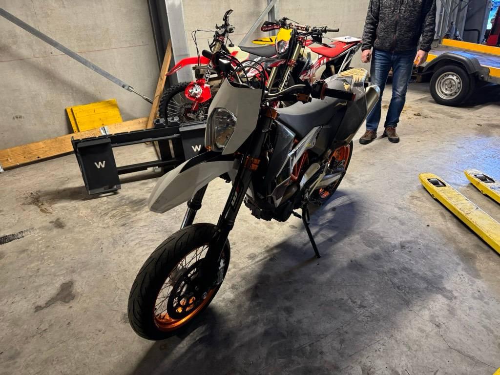 T1