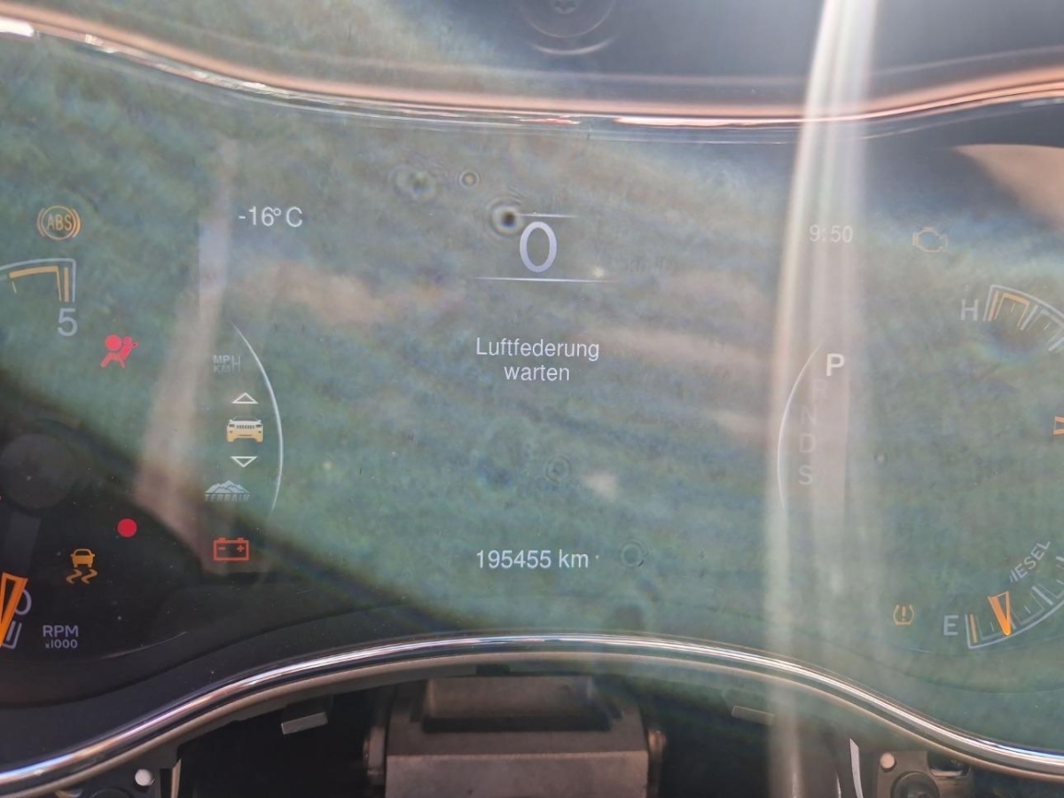 T9