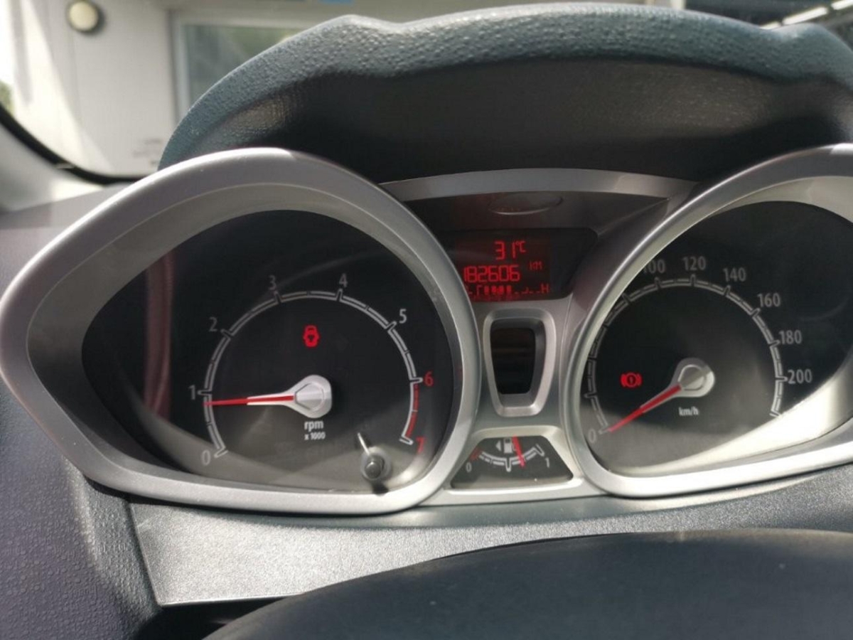 T9