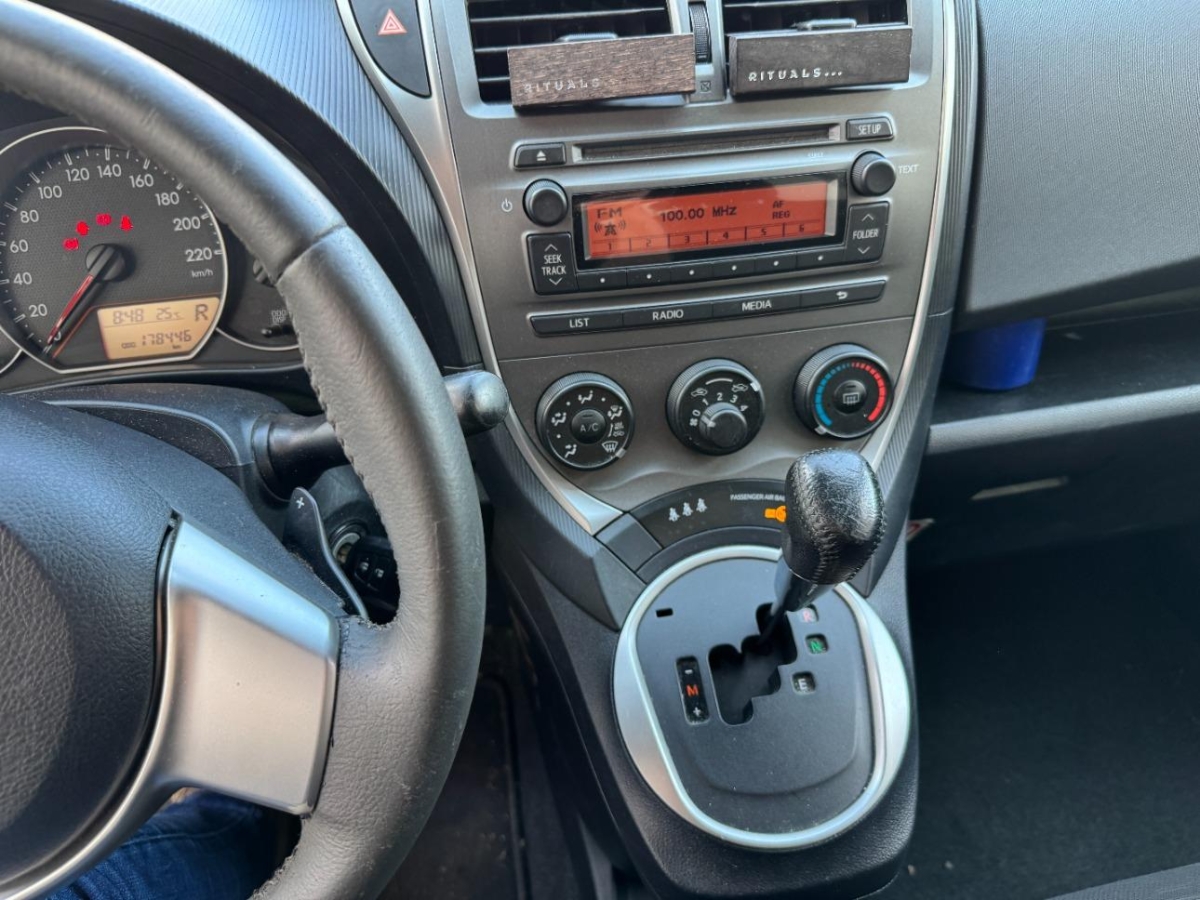 T9