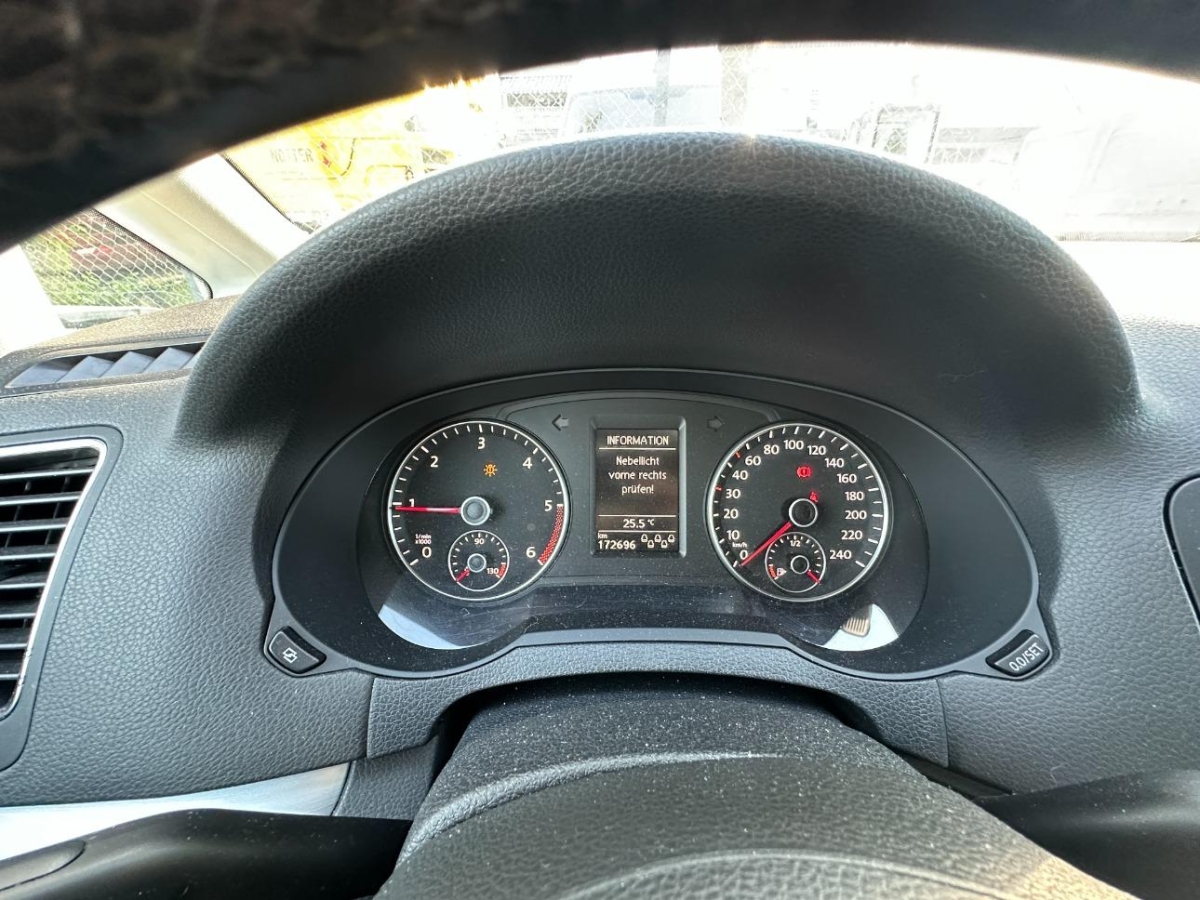 T9