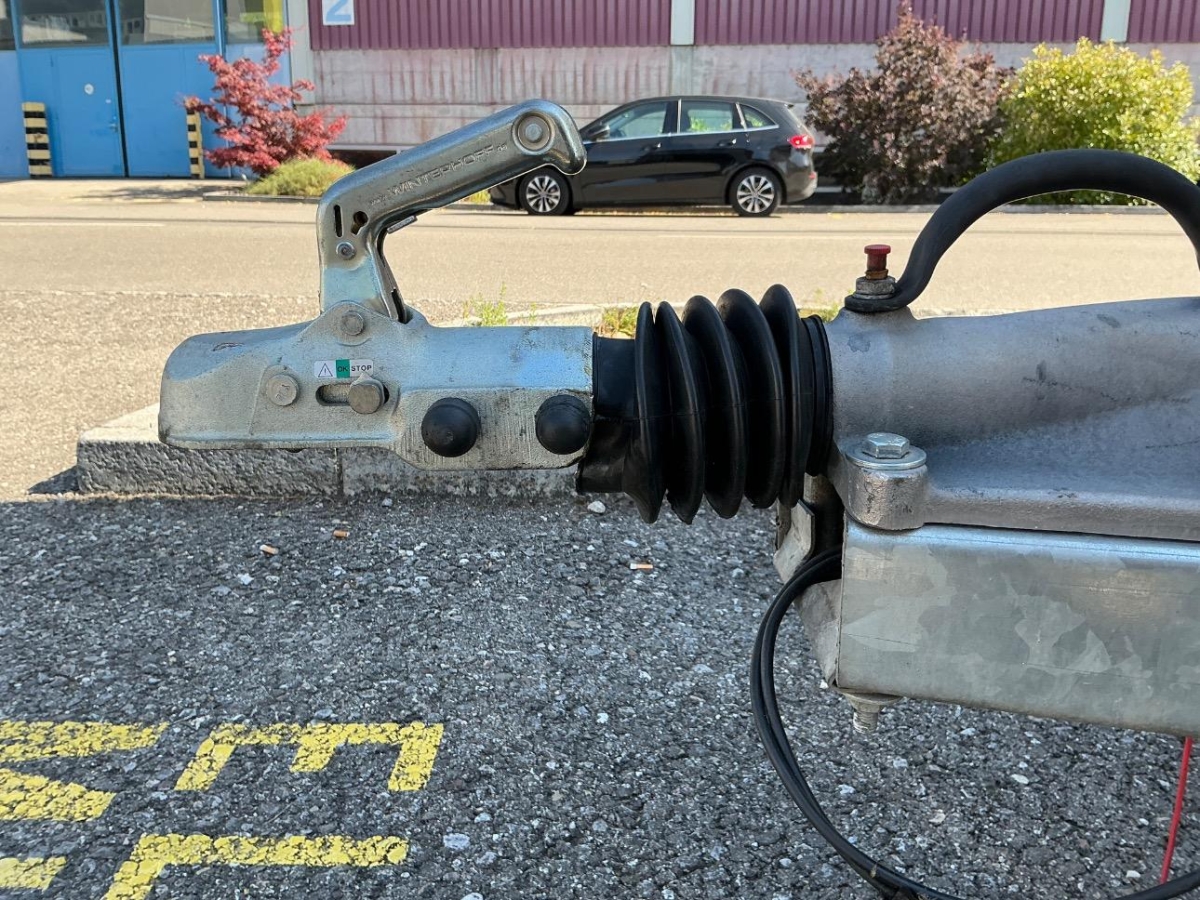 T9