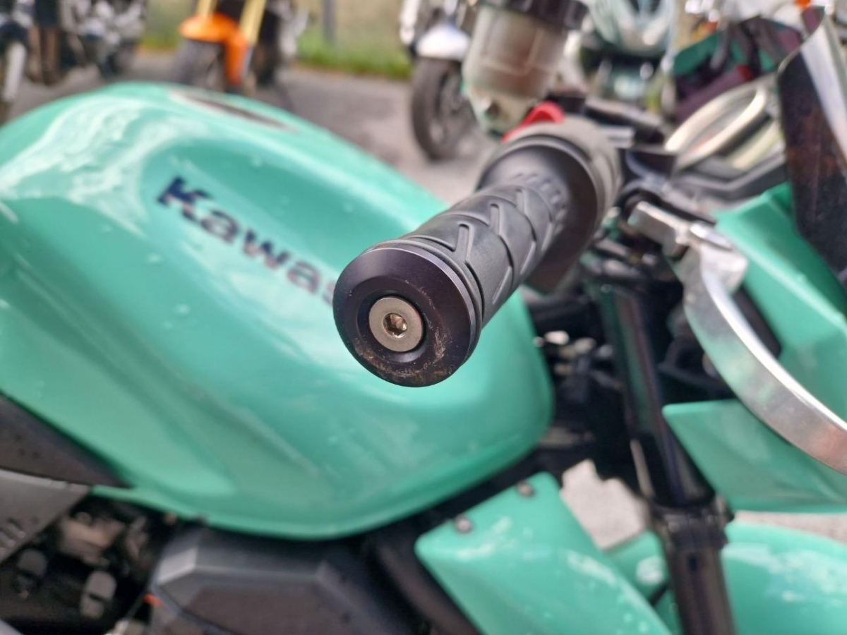 T9