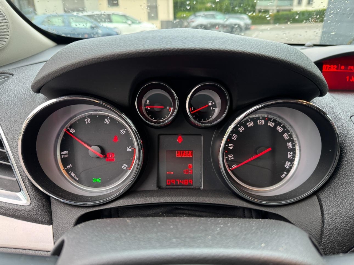 T9
