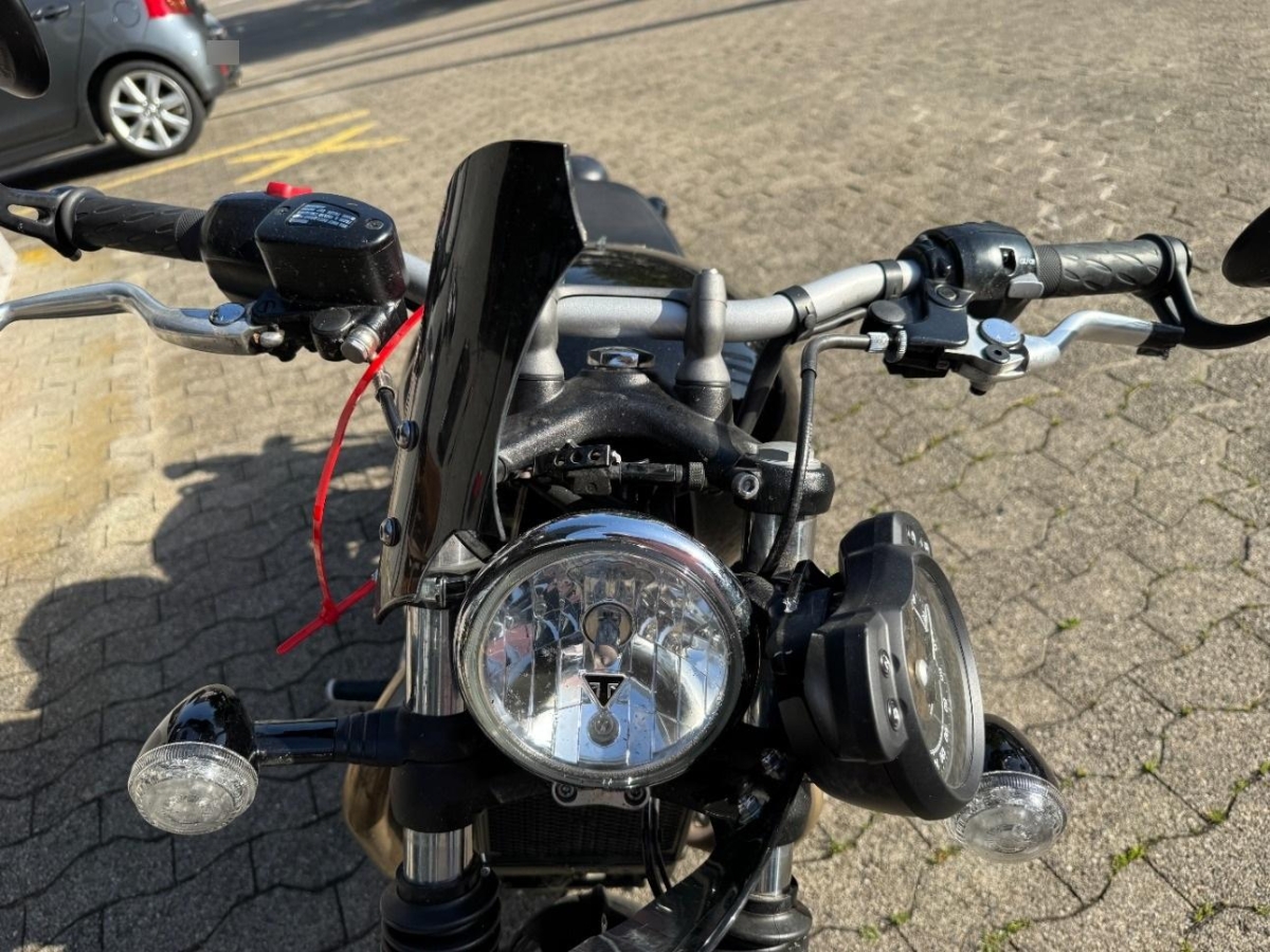 T9