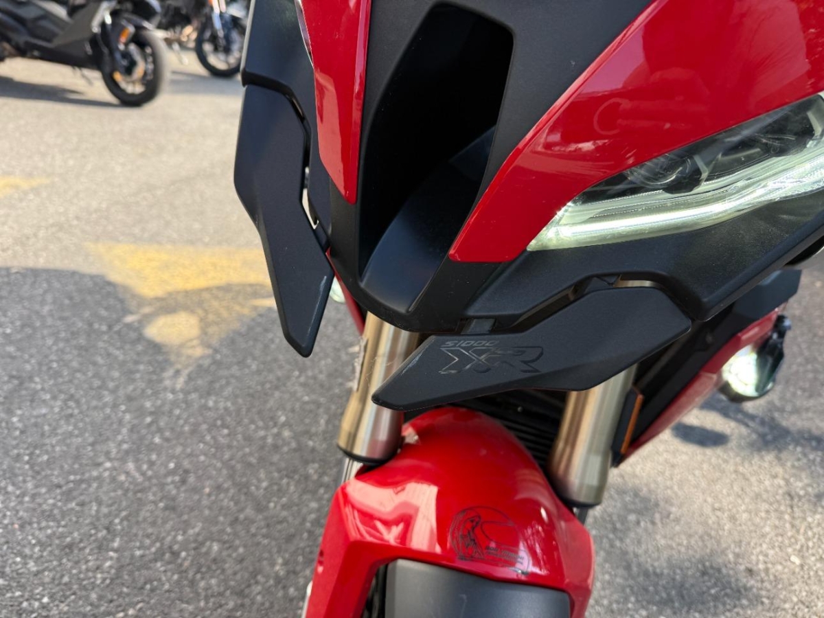 T9