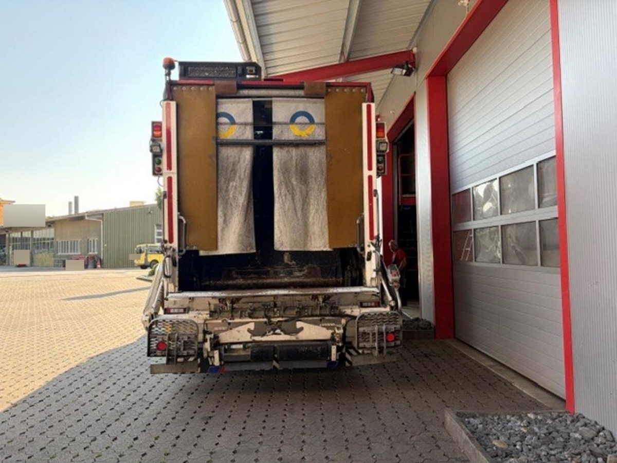 T3