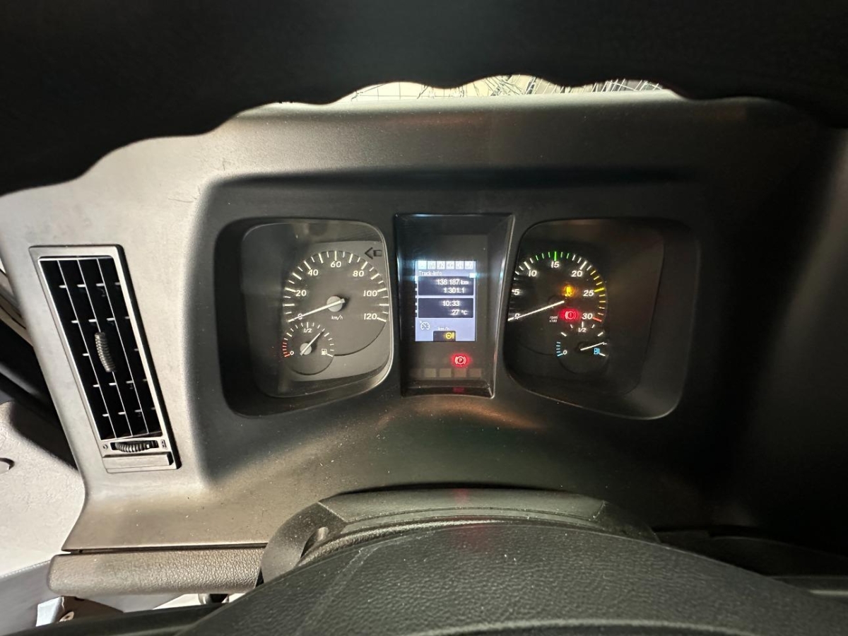 T9
