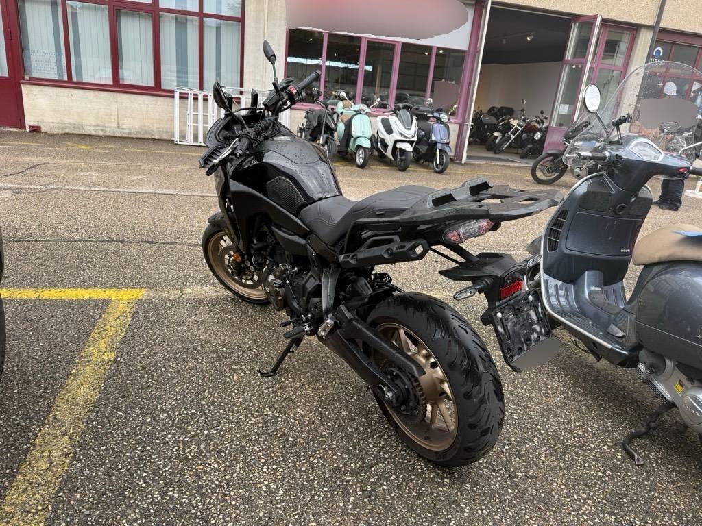 T1