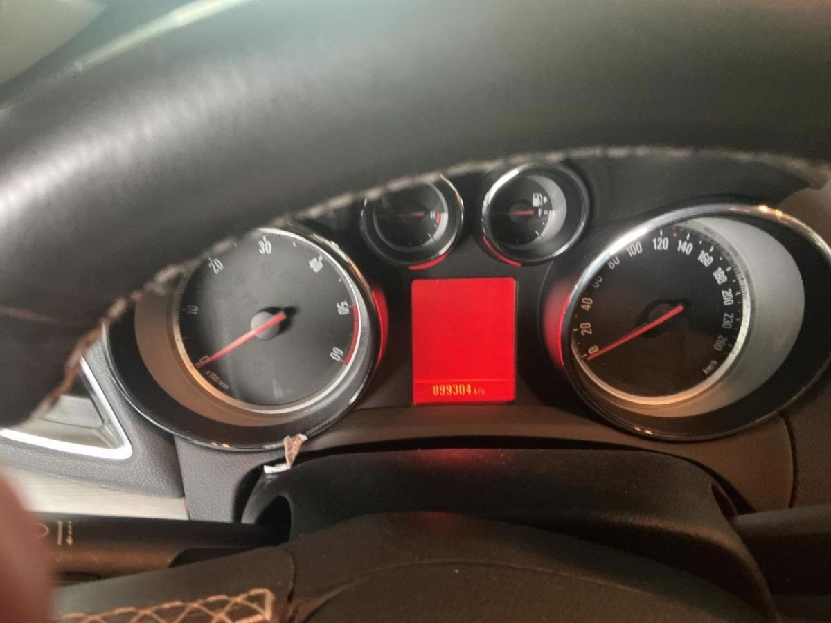T8