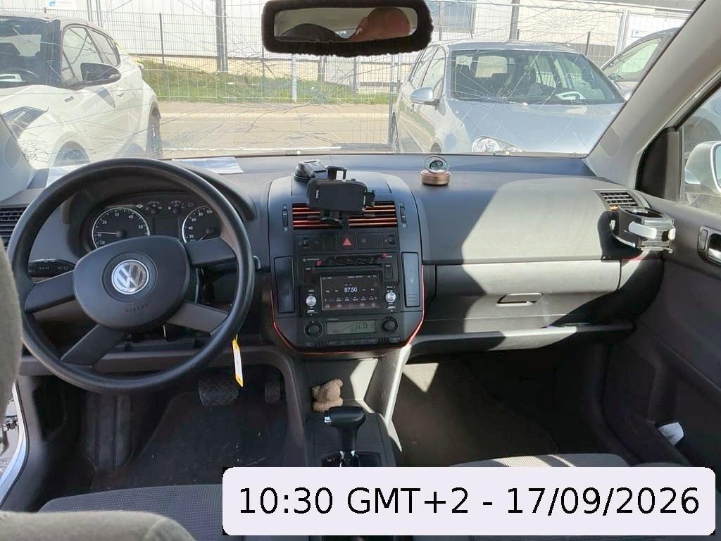T9
