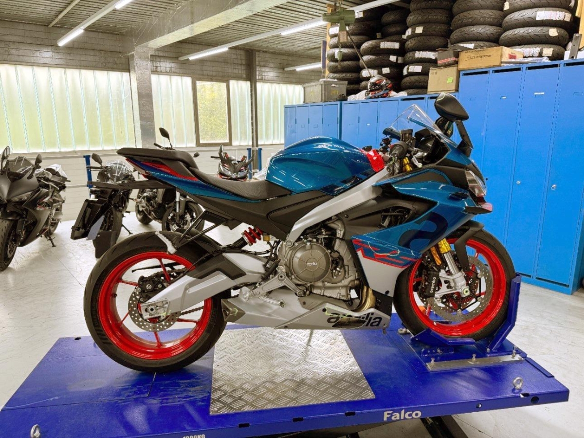 T8