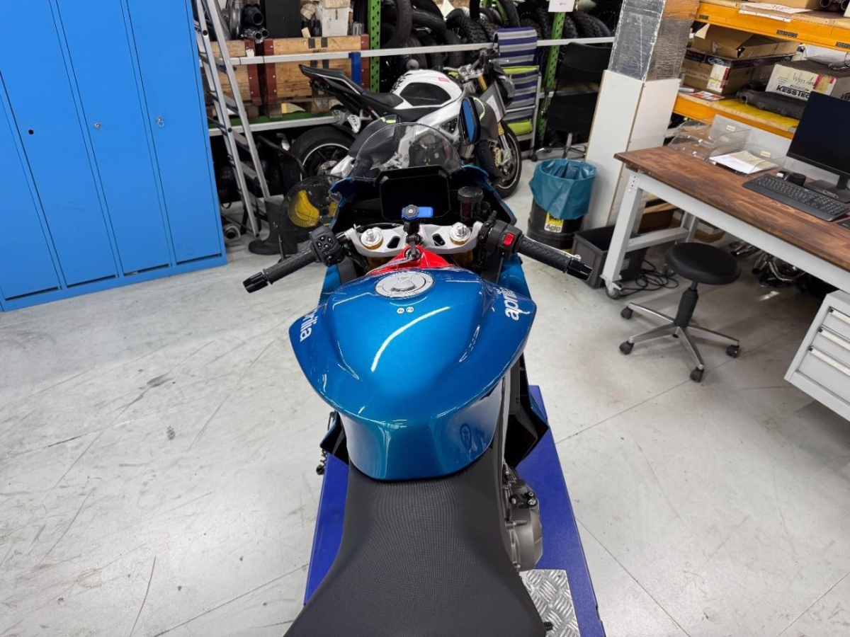T9