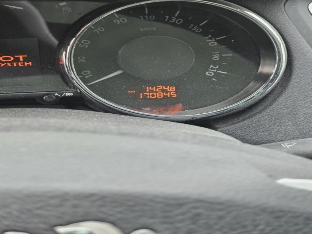 T12