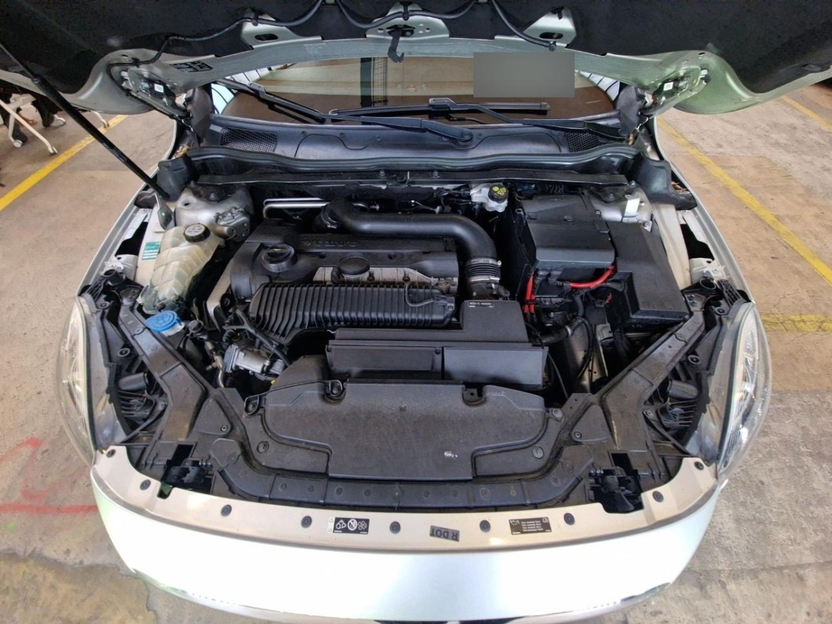 T9