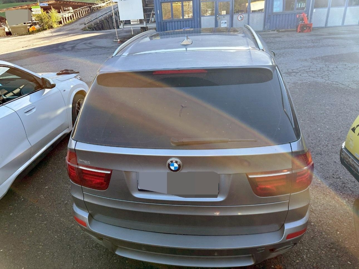 T8